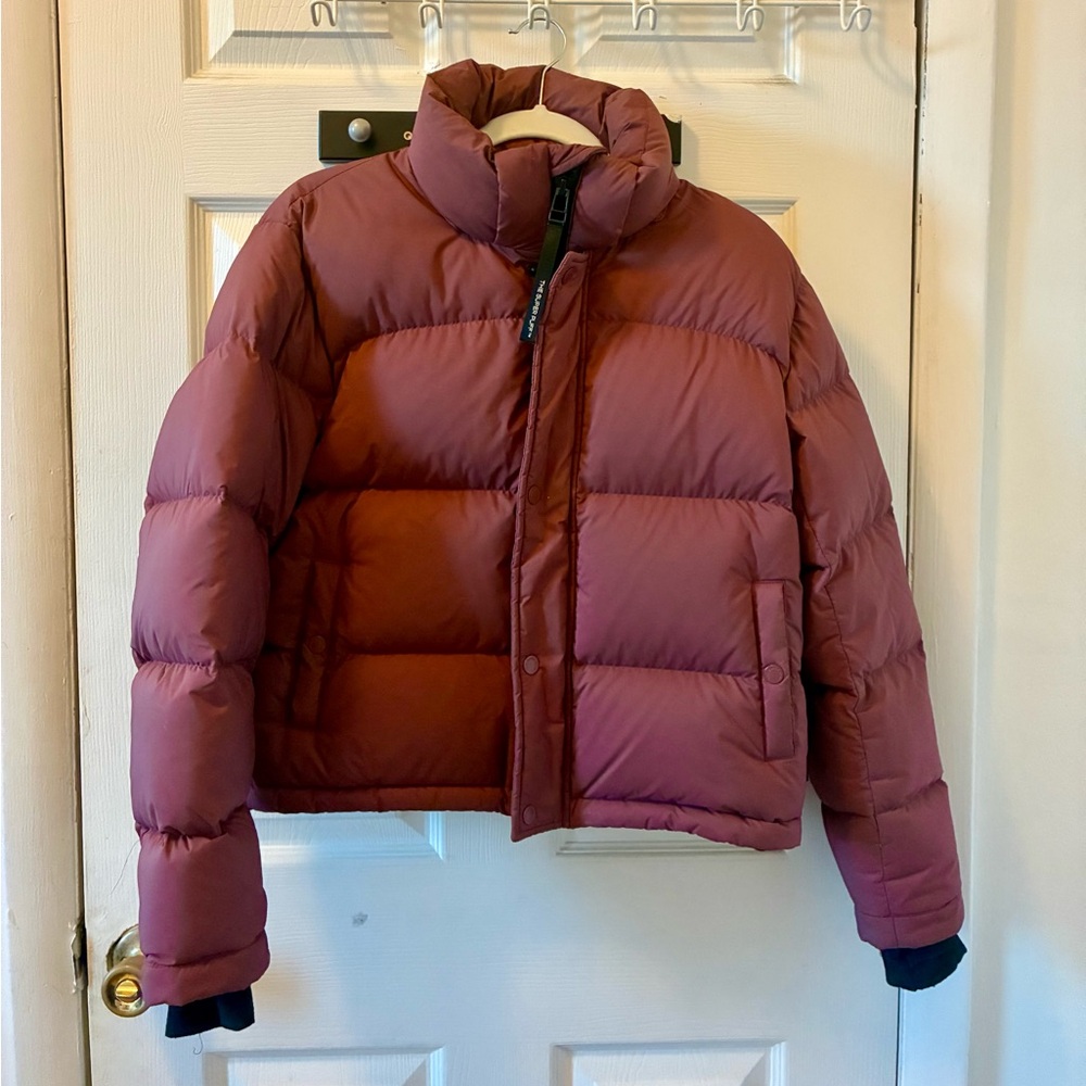 Aritzia Superpuff Shorty Puffer, Burgundy